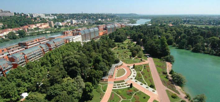 Palais des Congrs de Lyon et roseraie internationale du parc de la Tte d'Or